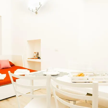 Likehome - Via Crema Apartament